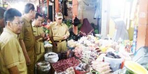 IMG-20180524-WA0003-300x150 Sidak Pasar, Kadis Perdagangan OKI, Sudiyanto Djakfar: Harga Mengalami Kenaikan