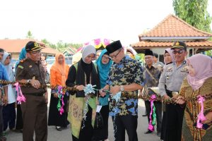 WhatsApp-Image-2018-05-18-at-22.00.16-300x200 Bupati Muara Enim Buka Pasar Ramadhan