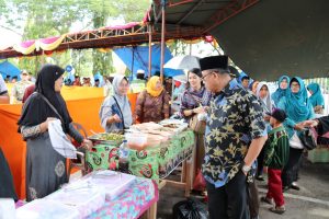 WhatsApp-Image-2018-05-18-at-22.00.17-300x200 Bupati Muara Enim Buka Pasar Ramadhan