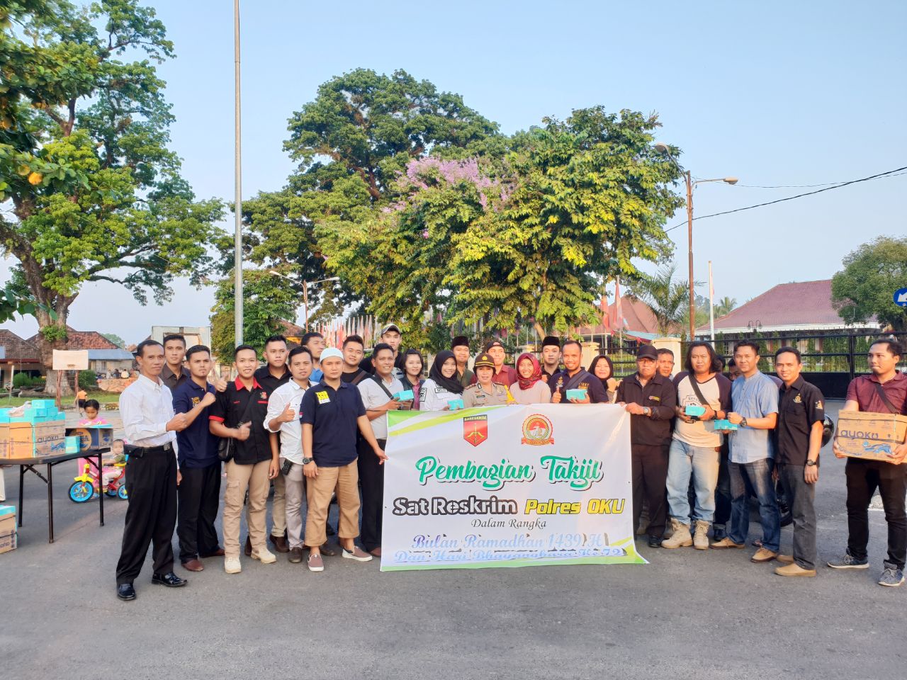 c2 Polres OKU Berbagi Takjil Gratis