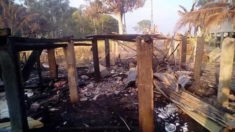 IMG-20180801-WA0001 Tiga Rumah Warga Desa Ampar Baru SP Padang Ludes Terbakar