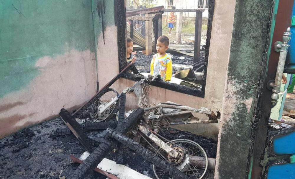 IMG-20180801-WA0002 Tiga Rumah Warga Desa Ampar Baru SP Padang Ludes Terbakar