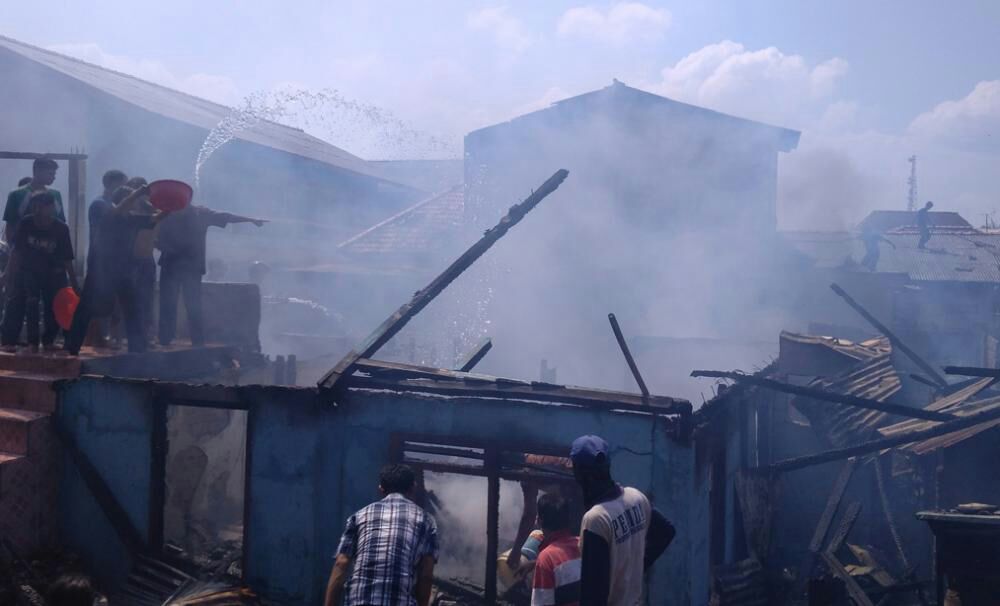 IMG-20180801-WA0003 Tiga Rumah Warga Desa Ampar Baru SP Padang Ludes Terbakar