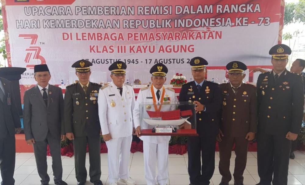 a1-3 Kunjungi Lapas Kayuagung, Bupati Iskandar, SE Dianugerahi Kapal Merah Putih