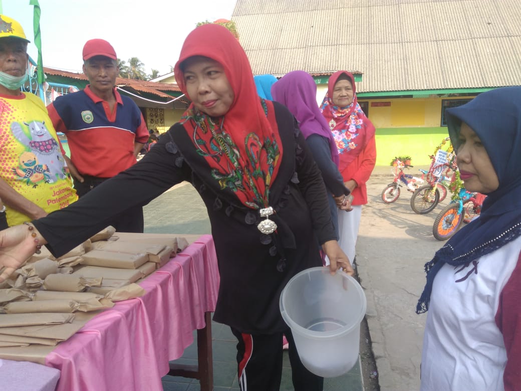 a2-4 Semarakkan HUT ke-73 RI, MI Jihadiyah Palembang Gelar Jalan Sehat