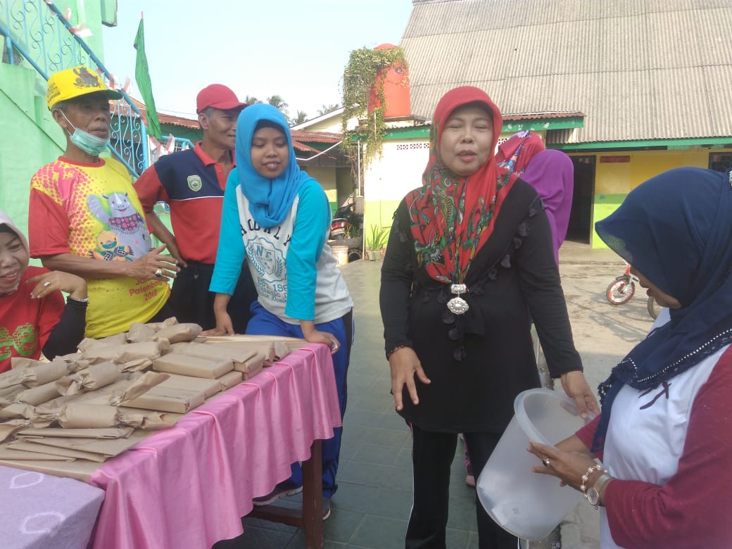 a3-1 Semarakkan HUT ke-73 RI, MI Jihadiyah Palembang Gelar Jalan Sehat