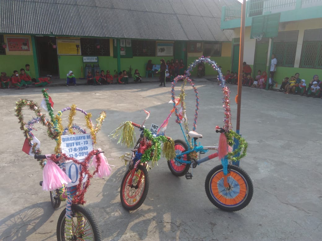 a5 Semarakkan HUT ke-73 RI, MI Jihadiyah Palembang Gelar Jalan Sehat