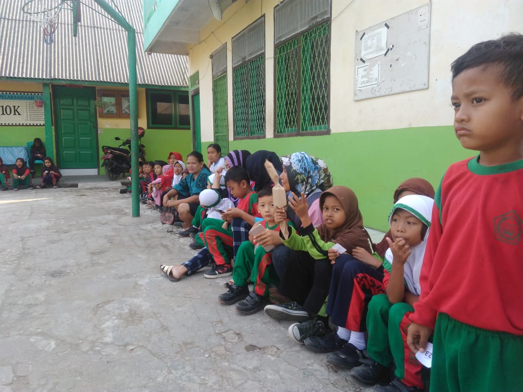 a7 Semarakkan HUT ke-73 RI, MI Jihadiyah Palembang Gelar Jalan Sehat