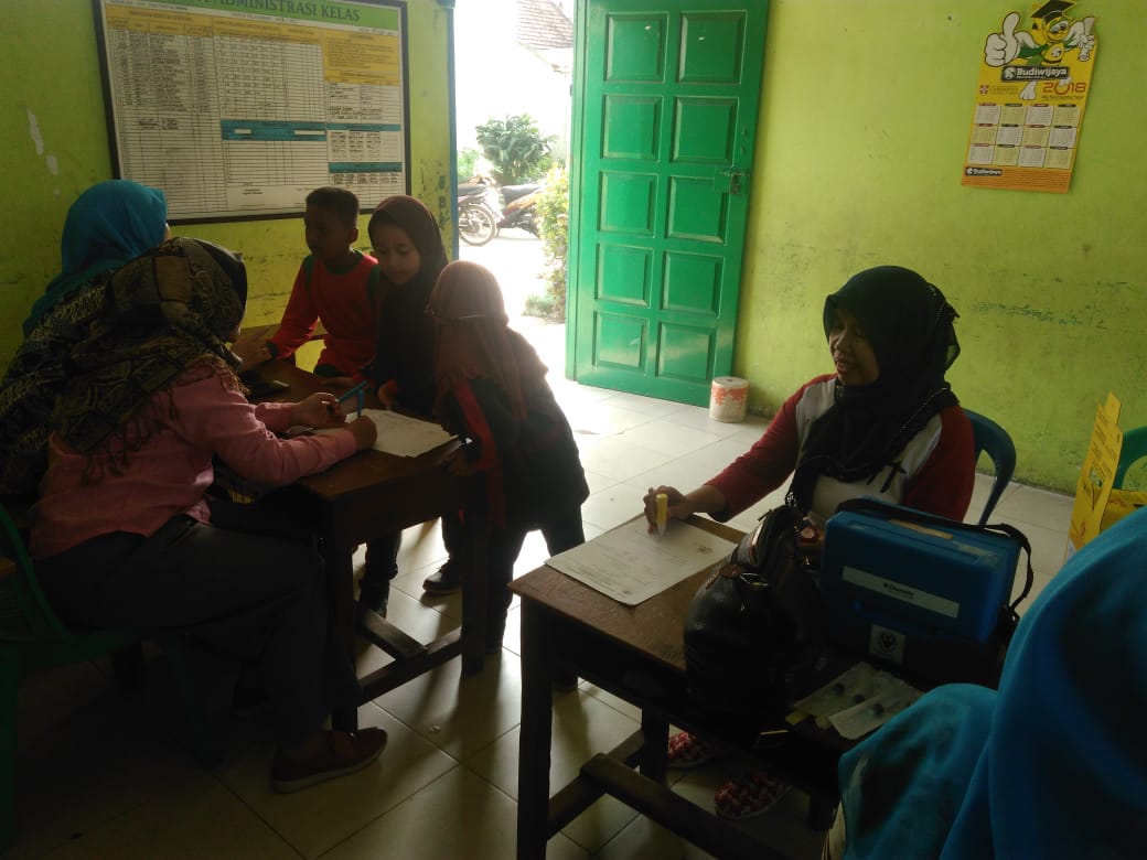 c2 Semarakkan HUT ke-73 RI, MI Jihadiyah Palembang Gelar Jalan Sehat