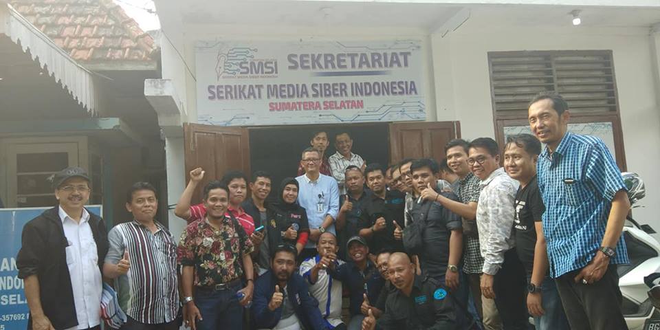 B2 Keliru Jika Ada yang Menyebut Produk Facebook itu Berita!  