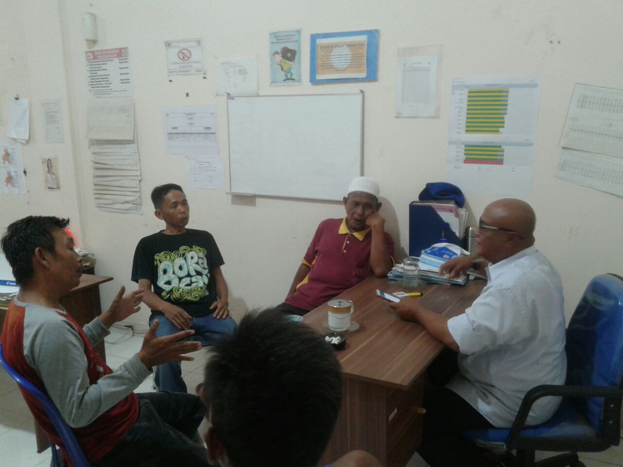 e2 Sambangi PT. Waskita Karya, Warga Kutaraya Tagih Janji Benahi Jalan Rusak