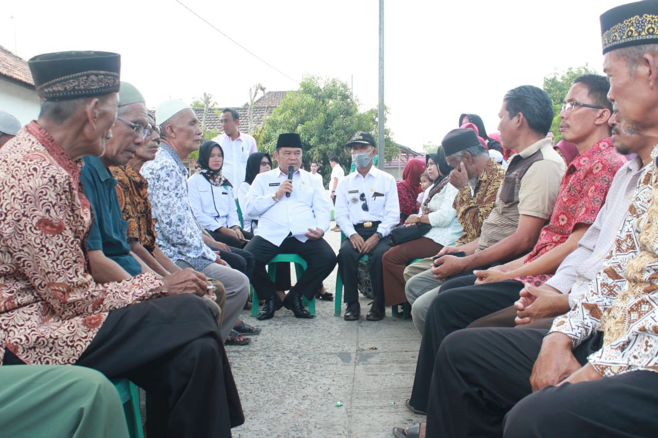 a1-12 Kunjungi 3 Desa, Bupati OI: Kades harus Berperan Aktif Membangun dan Menyerap Aspirasi