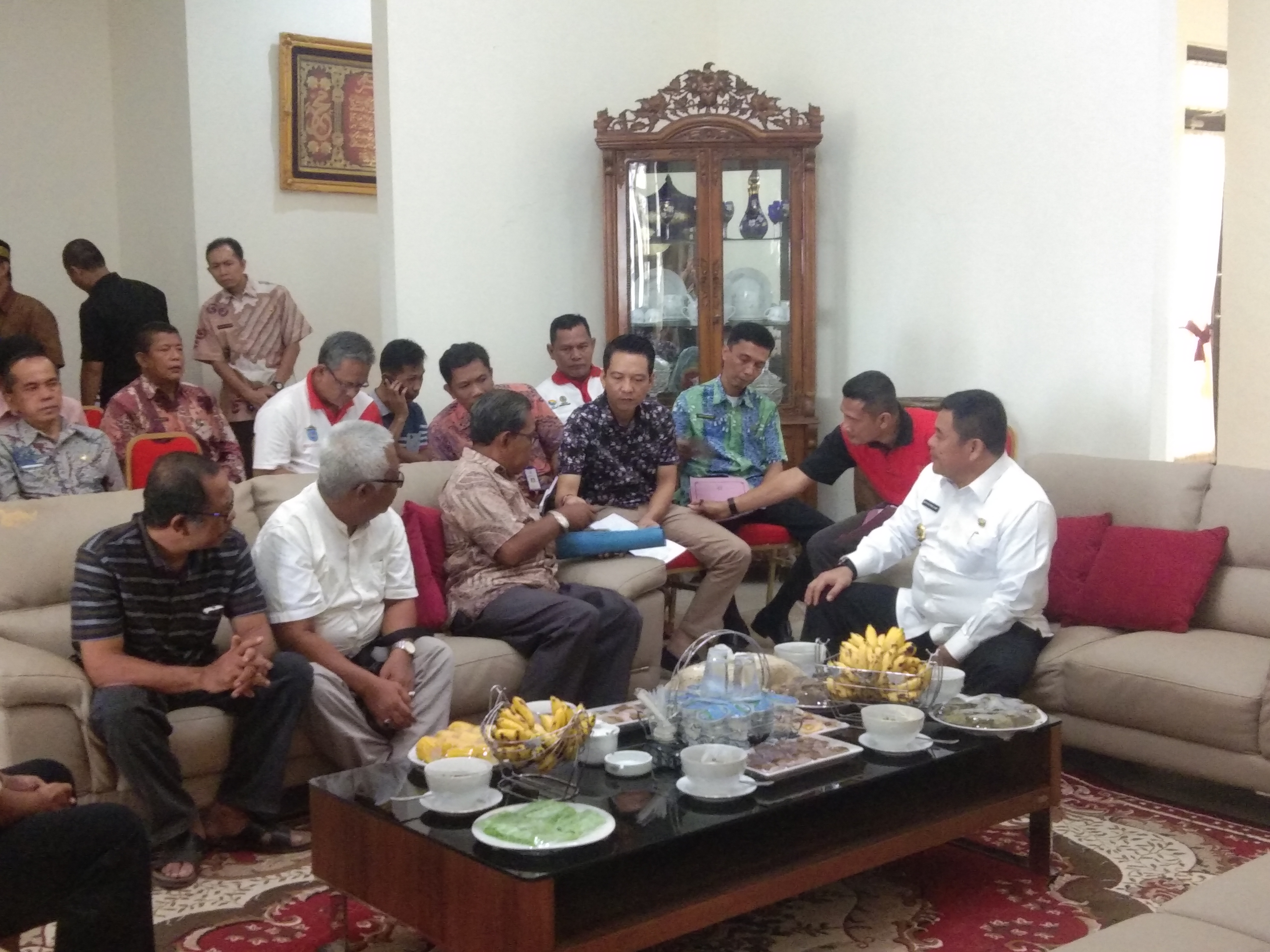 a1-16 "Ngopi OI": Sertifikat Belum Didapat, Warga Palemraya Mengadu ke Bupati