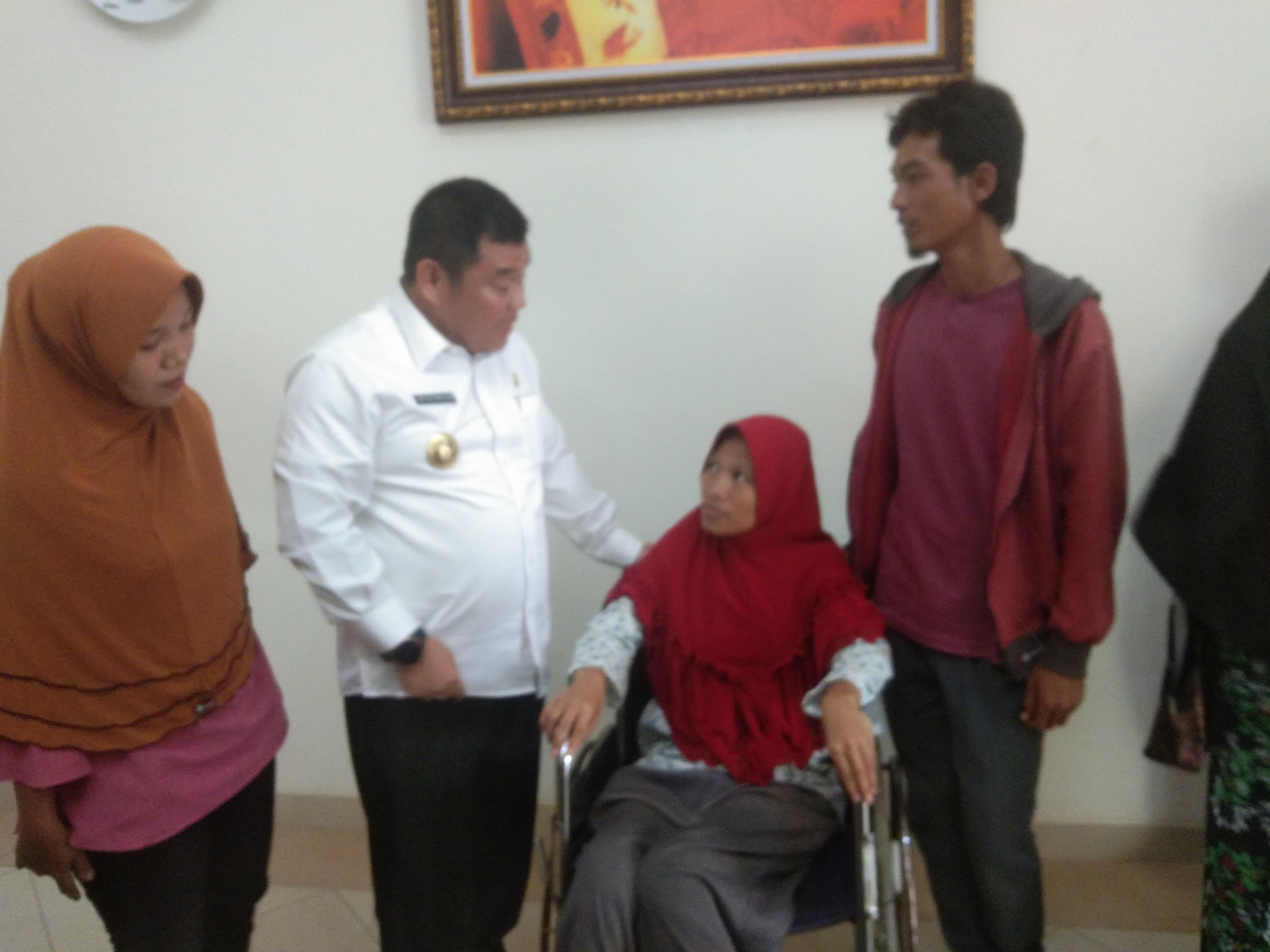 a1-17 "Ngopi OI": Sakit Lumpuh, Rosdiana Mengadu ke Bupati OI