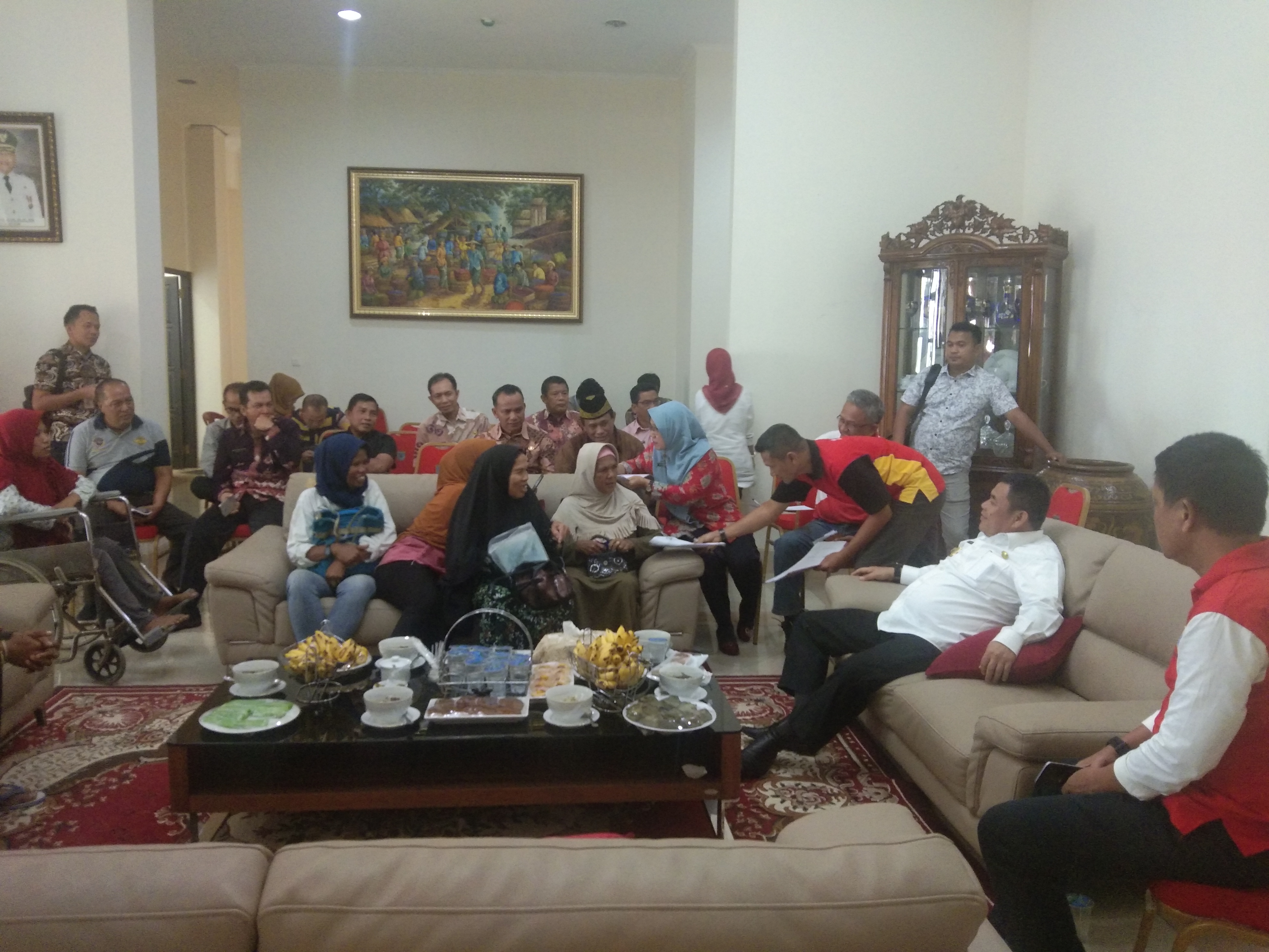 a2-14 "Ngopi OI": Sakit Lumpuh, Rosdiana Mengadu ke Bupati OI