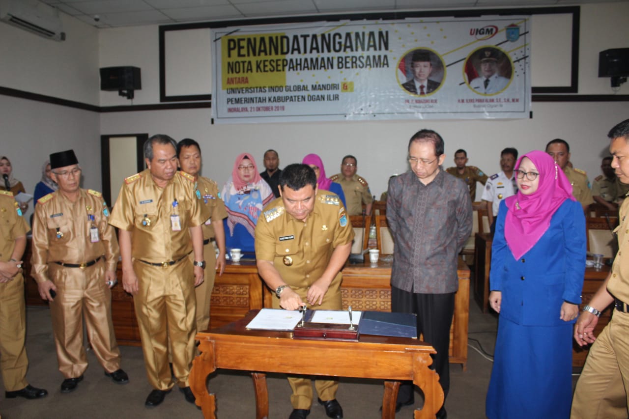 b2-14 Tingkatkan SDM, Pemkab OI – UIGM Teken MOU