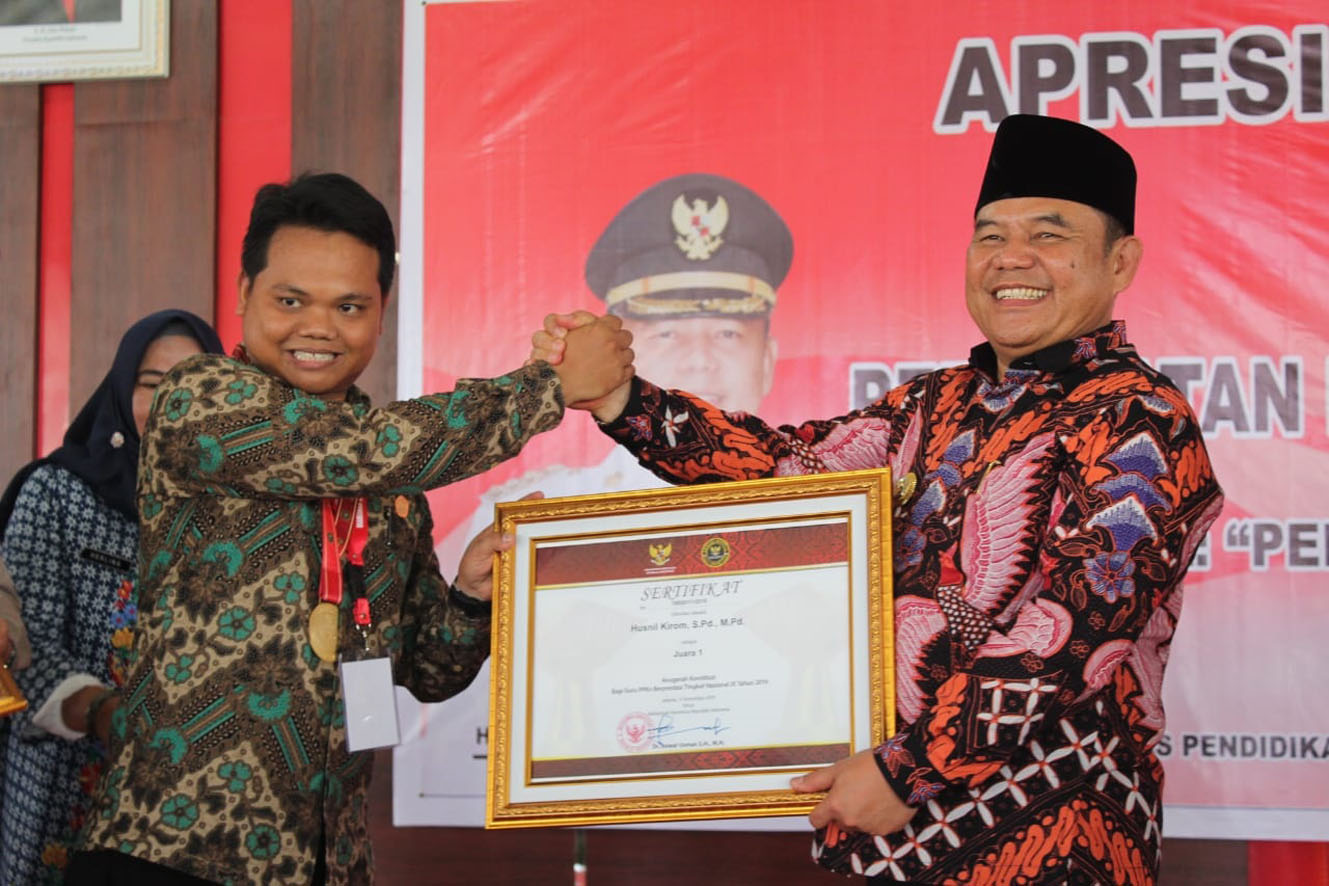 c1-7 3000 Hadiri Acara Peringatan HUT PGRI ke 74 dan Hari Guru Nasioal Tahun 2019.