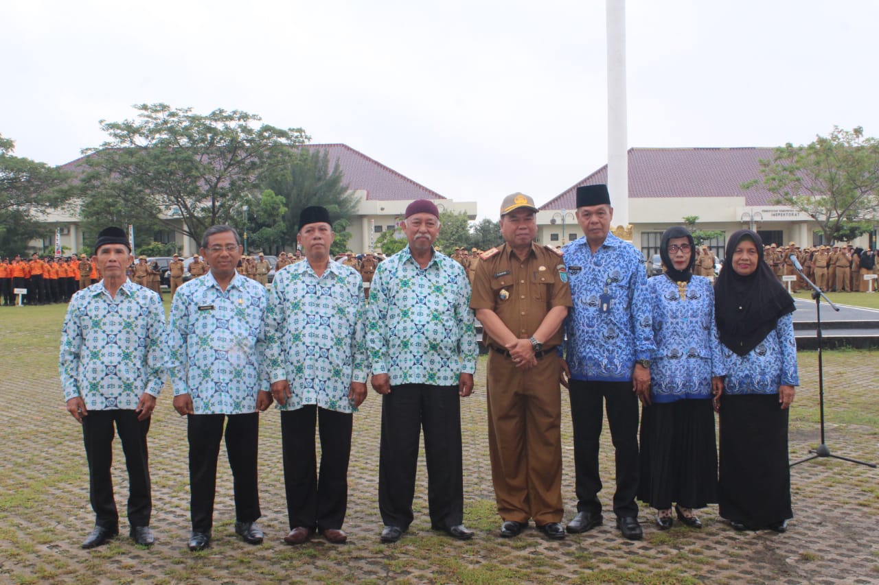 a2-8 Pimpin Apel Pagi, Sekda OI: Kepada Seluruh Kepala OPD untuk Saling Bekerjasama Mensukseskan Transformasi Pertanian