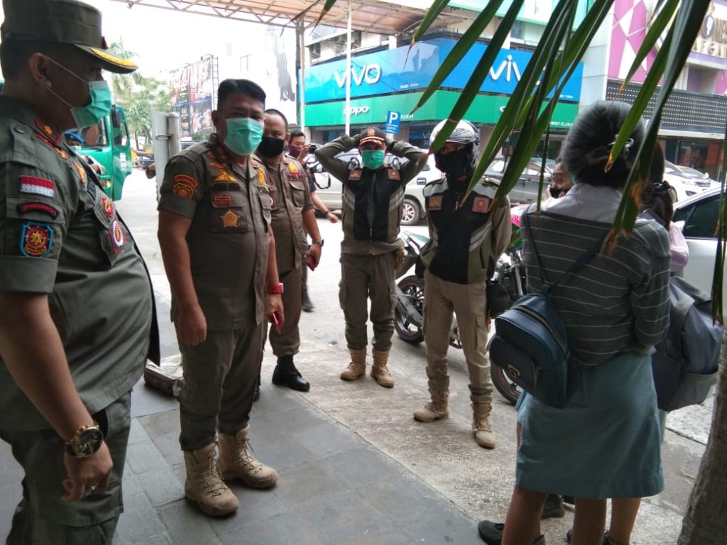 b1-5-1024x768 Libur Virus Covid-19, Pelajar dan ASN Terciduk di Mall dan Warnet