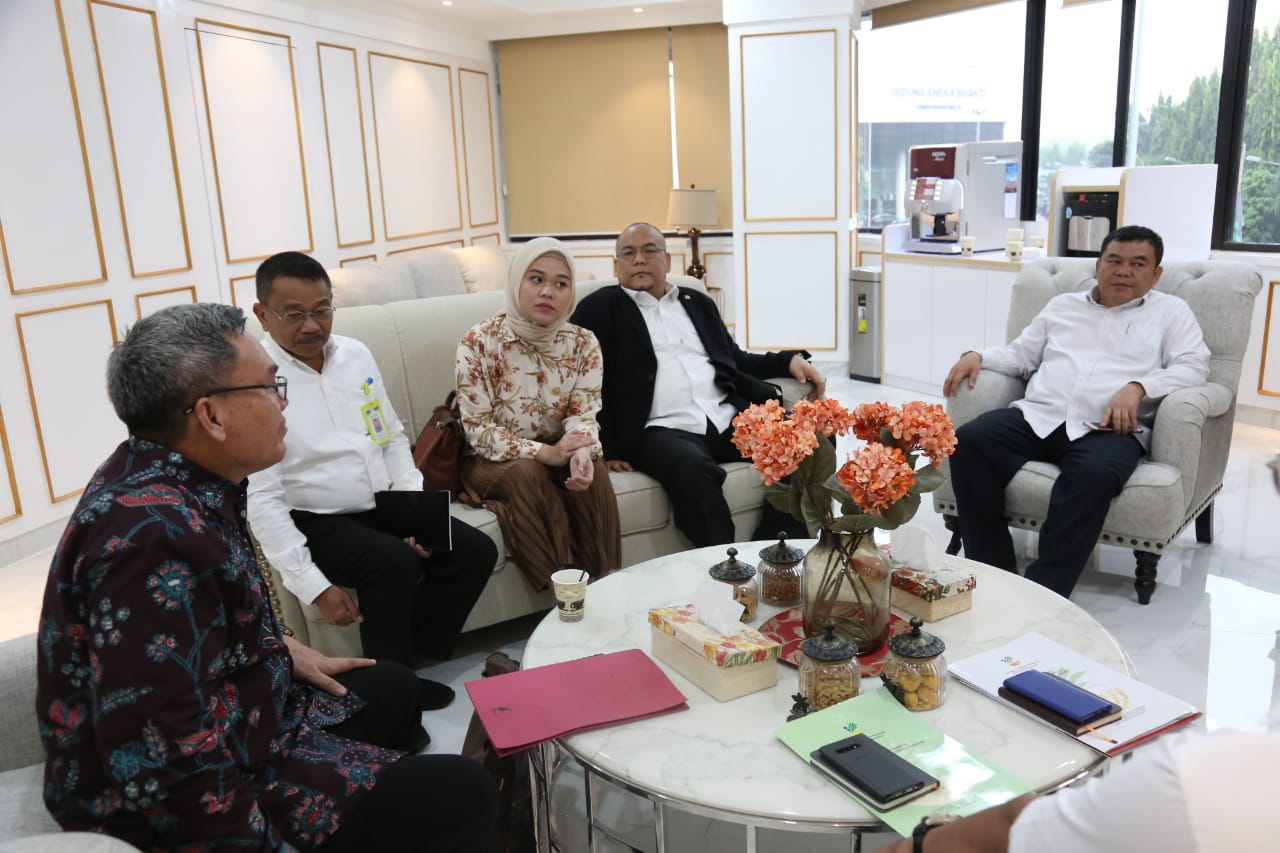 c2 Bupati OI Audiensi dengan Mensos RI, Tindaklanjuti Aspirasi di "Ngopi OI” 