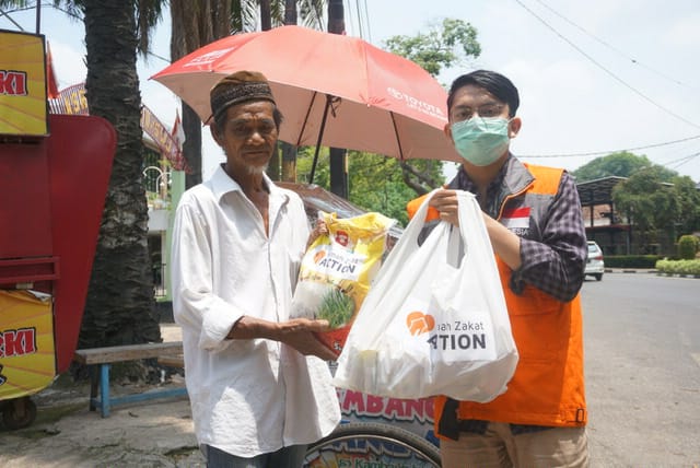 a4 Dampak Covid 19 Pedagang kecil menjerit, Rumah Zakat Salurkan Sembako