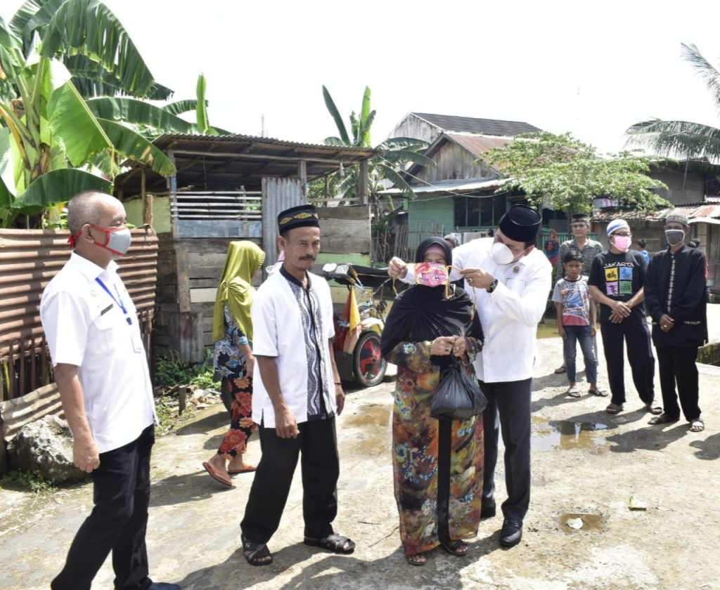 b3-1024x840 Peduli Dampak Covid-19, ASN DPRD Kota Palembang Bagikan Sembako