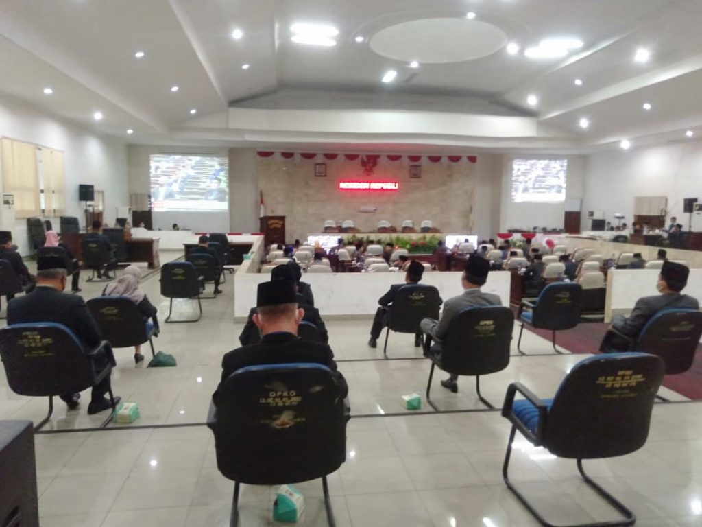 a4-1024x768 Rapat Paripurna DPRD Lahat ke-XVI dengan Agenda Mendengarkan Pidato Kenengaraan RI Berlangsung Khidmat
