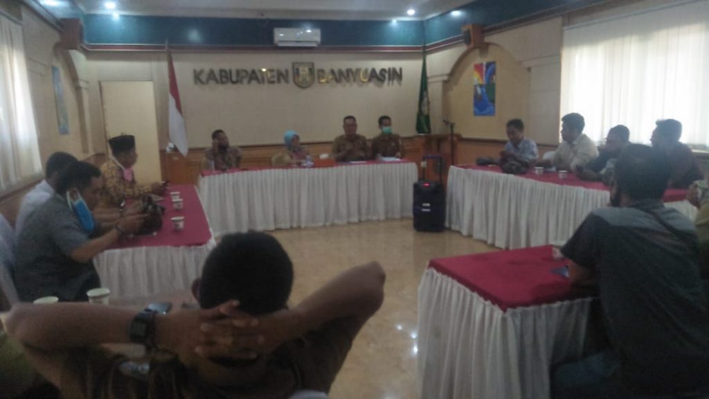 z1-1024x576 Dra. Yuni Khairani M.Si, Camat Banyuasin III :  Saya Berharap Teman-teman Wartawan dapat Bersinergi