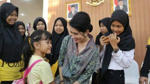 A4-3 Gencar Kampanyekan KB, Duet Dodi-Thia Diganjar Penghargaan