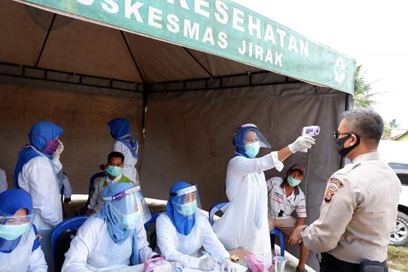 B1-7 Deteksi Dini COVID - 19, Ratusan Warga Jirak Jaya Jalani Rapid Test dan Swab Antigen