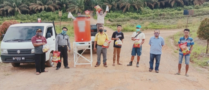 C6-1 Bantu Pemkab MubaTekan Penyebaran Covid 19, FBBI DPC Sebarkan Portabel Hand Wash ke Pelosok Desa