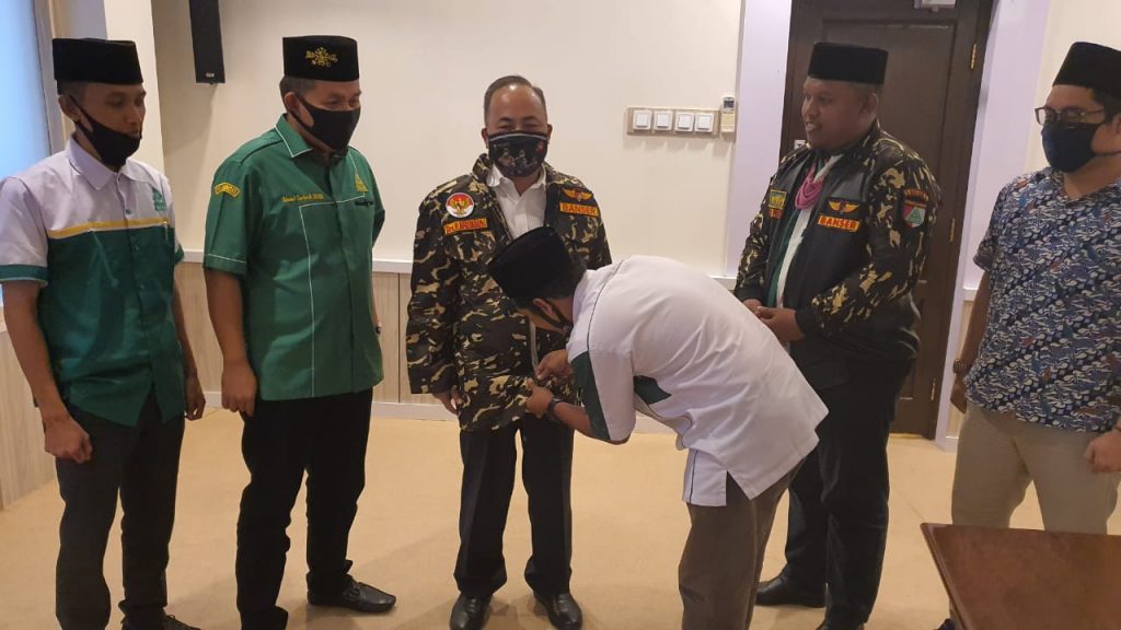 D2-8-1024x576 Didatangi Pemuda Ansor, Sekda Muba Apriyadi Diberi Jaket dan Dipercaya Sebagai Ketua Penasehat PC Ansor Kabupaten Muba