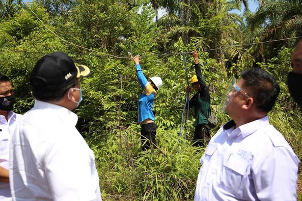 F6 Tuntaskan Masalah Listrik Plakat Tinggi, Dodi Reza Beri Solusi