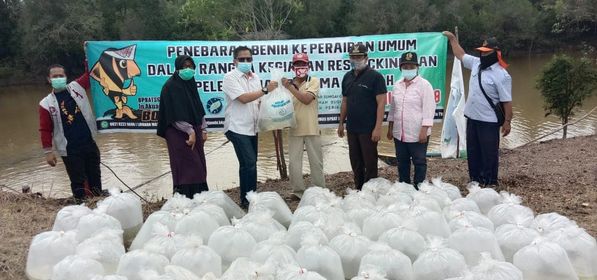 M1 Jaga Kelestarian dan Ekosistem, 60 Ribu Bibit Ikan Masuk Danau Siarak