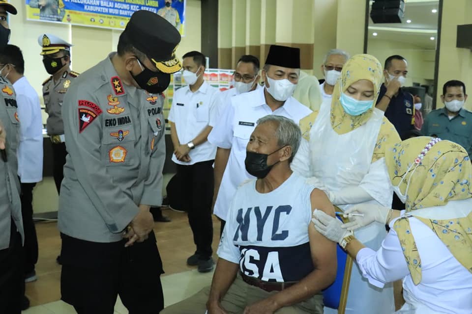 A1-21 Pantau Vaksin, Kapolda Sumsel Irjen Prof Eko Apresiasi Penanganan COVID-19 di Muba