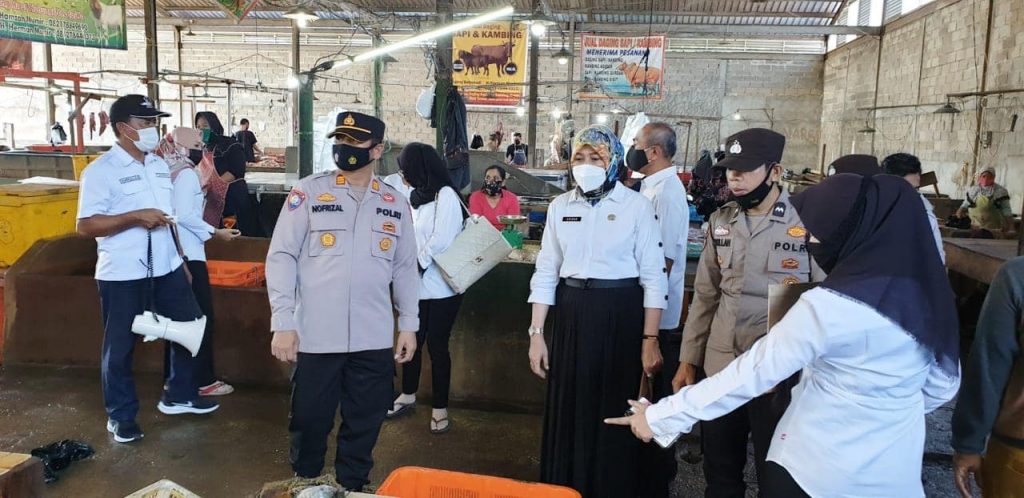 B5-3-1024x498 Pemkab Muba bersama TNI-POLRI Perkuat Prokes di Pasar Tradisional