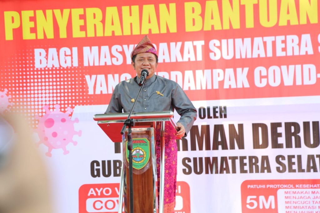 C5-6-1024x682 Herman Deru  Terus Salurkan  Bansos Untuk  Warga Terdampak Pandemi