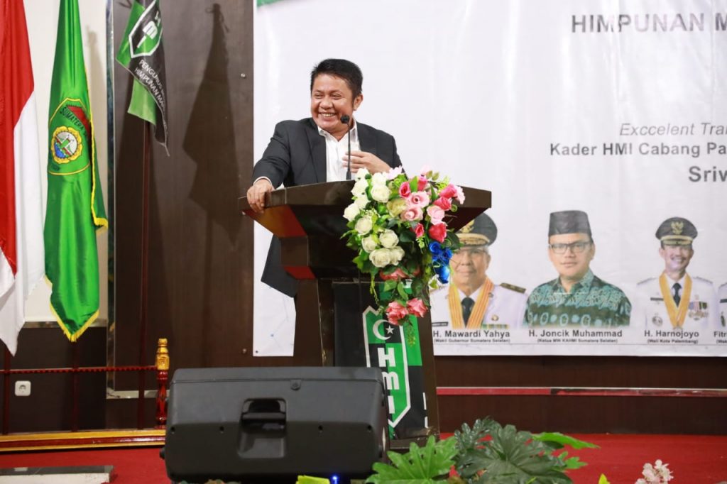 Z2-1024x682 Herman Deru Gandeng HMI, Salurkan  Bansos Beras  bagi  Warga Terdampak Pandemi