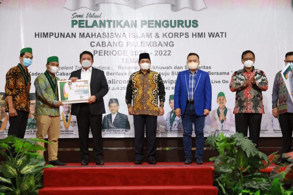 Z3-1024x682 Herman Deru Gandeng HMI, Salurkan  Bansos Beras  bagi  Warga Terdampak Pandemi