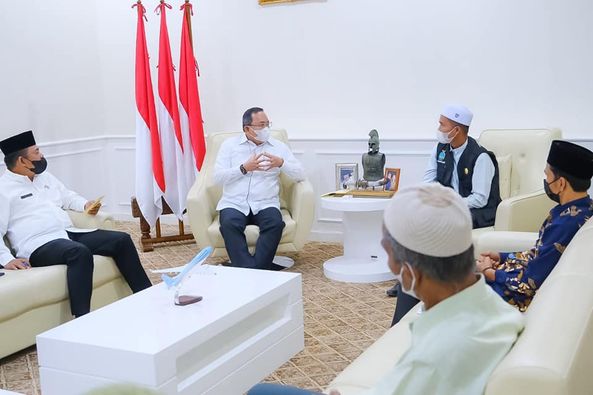 A7-1 Bupati Dodi Terima Kunjungan Pengurus Ponpes Darul Qur’an Al-Madani