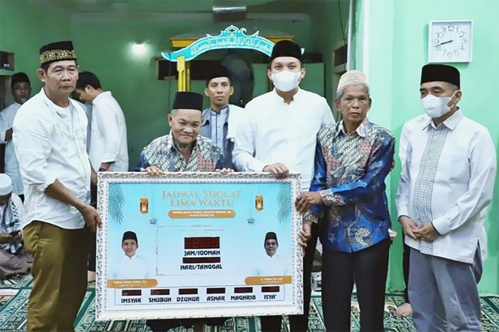 B4-1024x681 Safari Ramadhan di Pemulutan Bupati Hadiahi Perbaikan Jalan dan Bedah Rumah