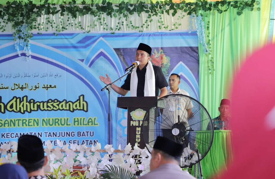 E2 Bupati Ogan Ilir, Panca Wijaya Akbar, SH Hadiri Haflah Ponpes Nurul Hilal