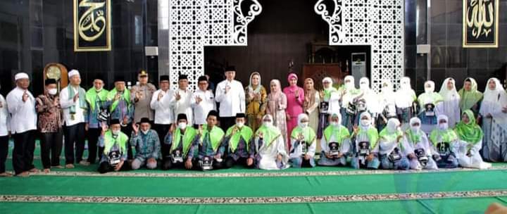 G2 Wakil Bupati OKU Selatan Lepas Secara Langsung 19 Jamaah Calon Haji Tahun 2022.