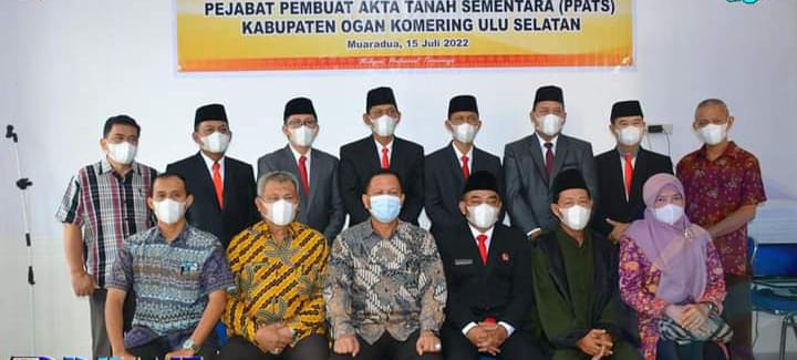 a2-1 Dilantik Jadi Pejabat Pembuat Akta Tanah Sementara, Enam Camat di OKU Selatan Diharap Bisa Membantu Tuntaskan Urusan Pertanahan