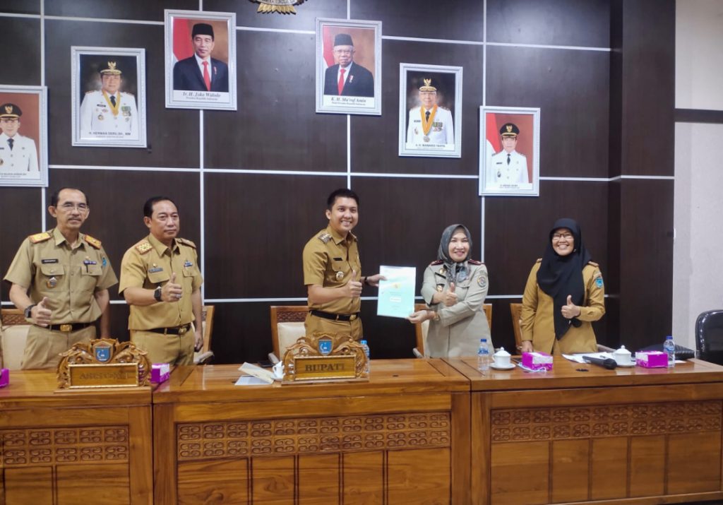 a7-1024x715 Penyerahan Sembilan Sertifikat Aset Daerah, Bupati Panca Wijaya Akbar, SH Apresiasi BPN OI