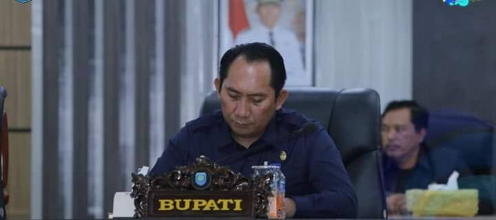z1 Bupati Popo Hadiri Rapat Paripurna DPRD OKU Selatan