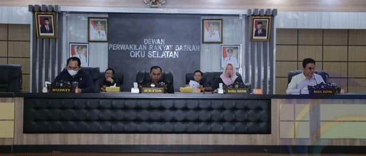 z2 Bupati Popo Hadiri Rapat Paripurna DPRD OKU Selatan
