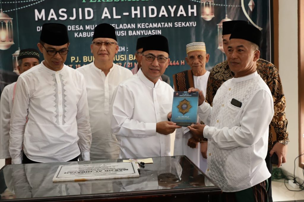 C1-1024x681 Resmikan Masjid Al Hidayah Hingga Serahkan Bantuan Al-Qur'an dan Juz'Amma