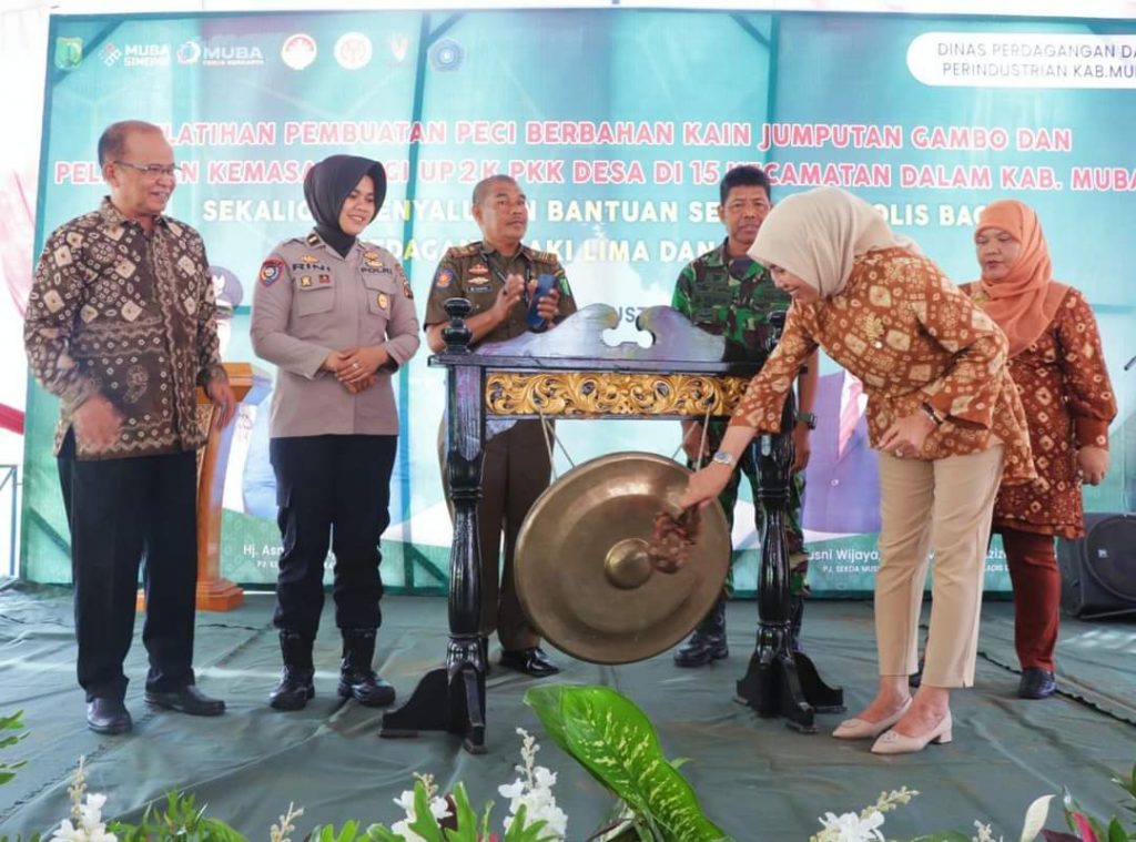 FB_IMG_1659776444692-1024x759 Pemkab Muba Gelar Pelatihan Pembuatan Peci Gambo Hingga Kemasan