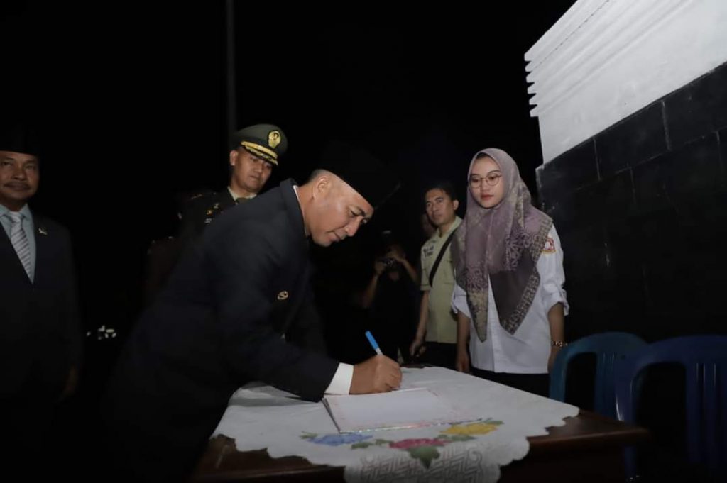 FB_IMG_1660712103643-1024x681 Hormati Jasa Pahlawan, Pj Bupati Muba Bersama Forkopimda Ikuti Apel dan Renungan Suci